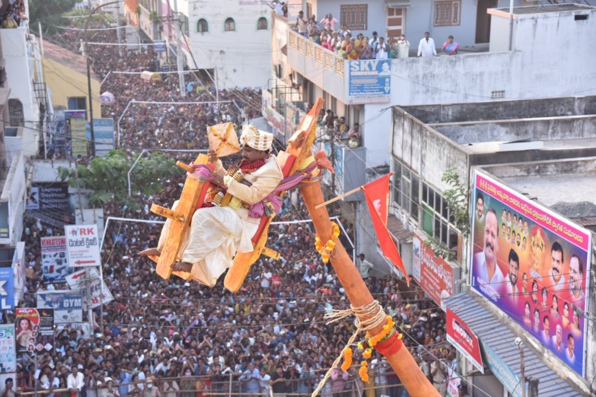 వైభవంగా సిరిమానోత్సవం