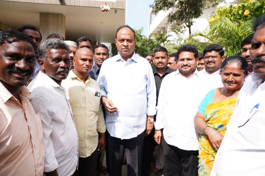వేమిరెడ్డి ప్రభాకర్ రెడ్డికి మద్దతు తెలిపిన టీడీ పీ నాయకులు ఇంటూరి రాజేష్, దివి రమేష్