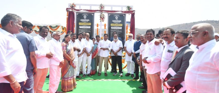 వెలుగొండ ప్రాజెక్టును జాతికి అంకితం చేసిన సీఎం జగన్