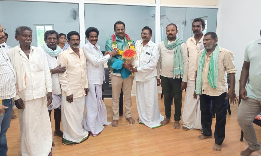వైయస్సార్ సిపి సమన్వయకర్త బుర్రా మధుసూదన్ యాదవ్ ను కలిసిన జానపద కళాకారుడు కిన్నెర బ్రహ్మయ్య