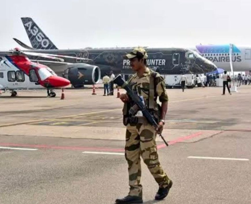 మూడు విమానాశ్రయాలకు బాంబు బెదిరింపులు