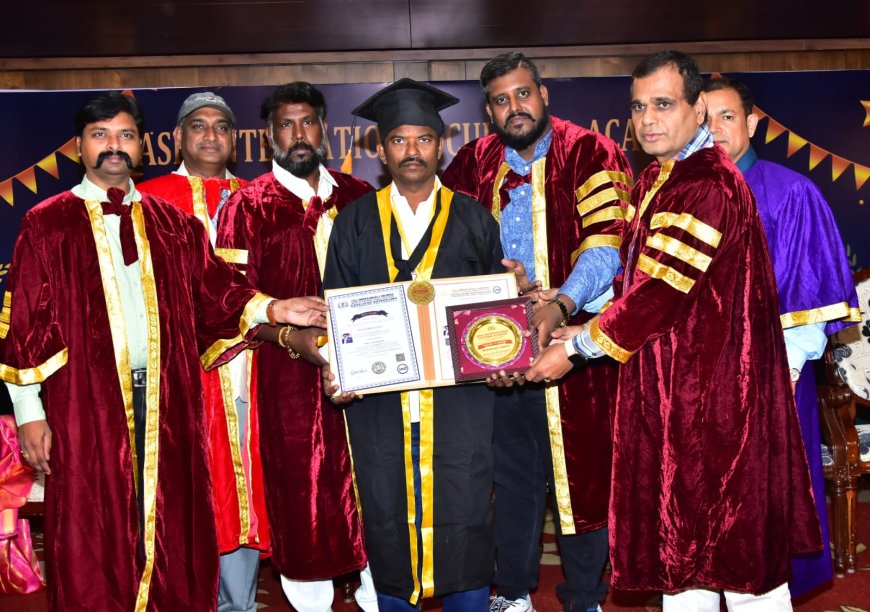 రవ్వా శ్రీనివాసులకి డాక్టరేట్ ప్రధానం