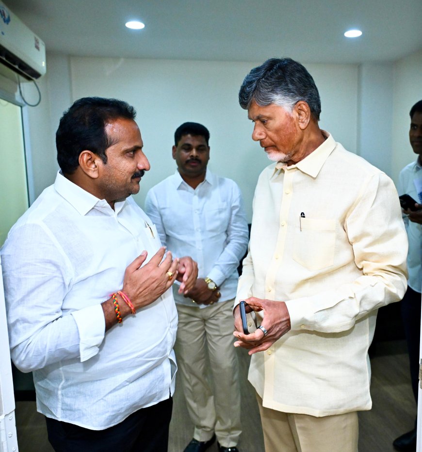 ఏపీ సీఎం చంద్రబాబు నాయుడుని మర్యాదపూర్వకంగా కలసిన ఎమ్మెల్యే ఇంటూరి నాగేశ్వరరావు