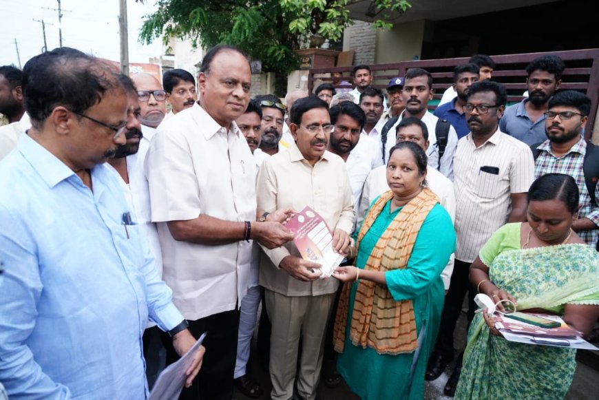 నెల్లూరు జిల్లాలో పండుగలా ప్రారంభమైన పింఛన్ల పంపిణీ