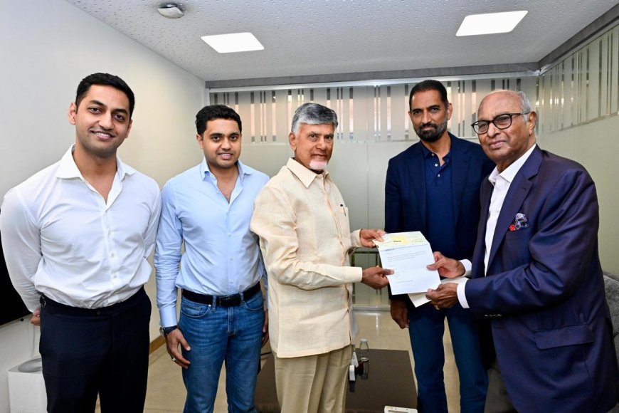 వరద బాధితుల కోసం పలువురు విరాళాలు అందజేత