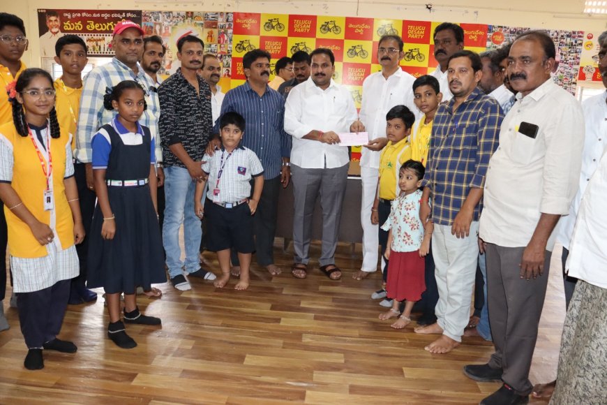 వరద బాధితులకు సహాయార్థం రూ 4.5 లక్షలు విరాళం