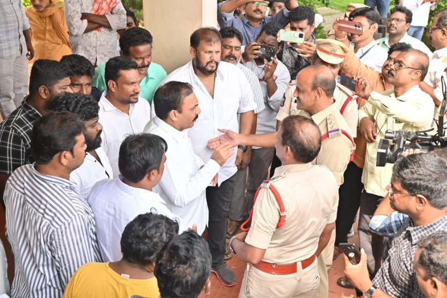 కాకాణి హౌస్ అరెస్ట్ - పరిస్థితి ఉద్రిక్తత