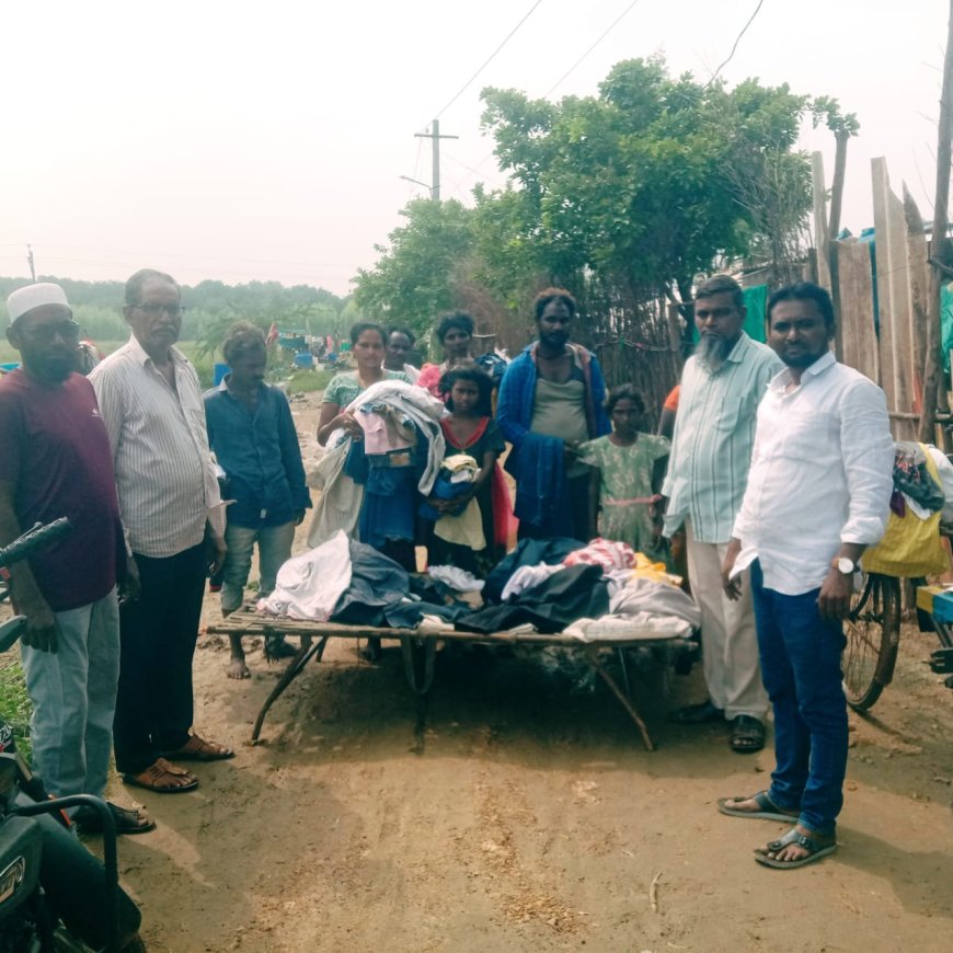 పేదలకు దుస్తులు పంపిణీ