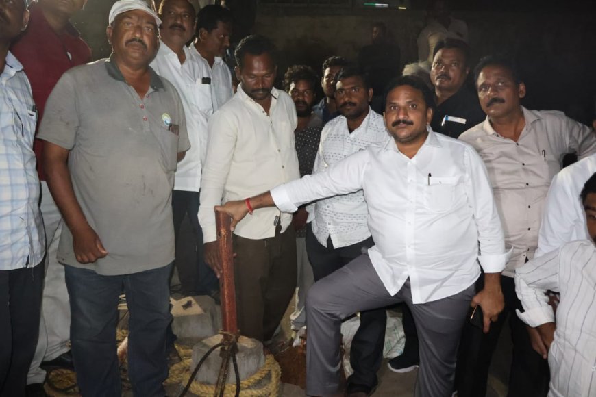 రైతుల కోసం అర్ధరాత్రి రాళ్లపాడు ప్రాజెక్టు వద్దకు వెళ్లిన ఎమ్మెల్యే