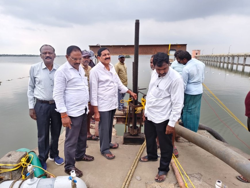 రాళ్లపాడు ప్రాజెక్టు కుడి కాలువ పనులను పరిశీలించిన మాజీ ఎమ్మెల్యే దివి శివరాం