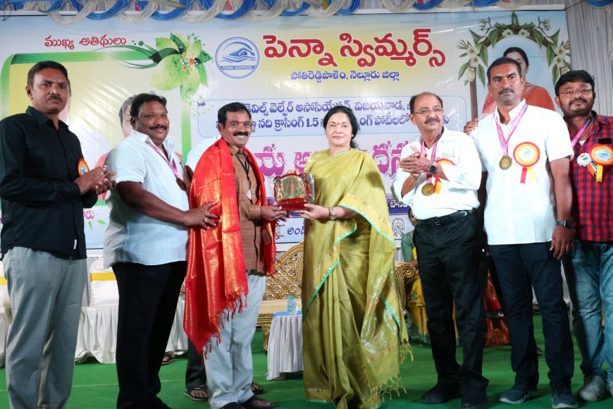 విజేతను సత్కరించిన ఎమ్మెల్యే వేమిరెడ్డి ప్రశాంతి రెడ్డి