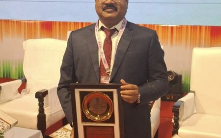 కేంద్ర భాషా విభాగంలో  ప్రధమ బహుమతి  అందుకున్న  కందుకూరు కేంద్రీయ విద్యాలయం ప్రిన్సిపాల్