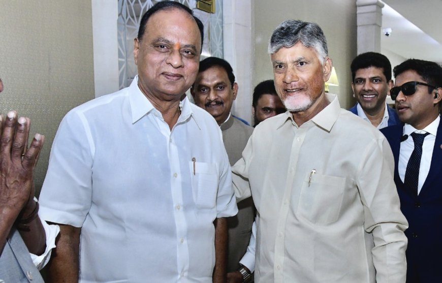 సీఎం చంద్రబాబు నాయుడు కి  ఆహ్వానం పలికిన  ఎంపీ వేమిరెడ్డి