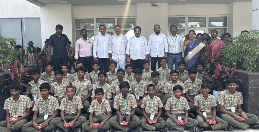 అసెంబ్లీలో చర్చలను ప్రత్యేకంగా తిలకించిన కరేడు విద్యార్థులు