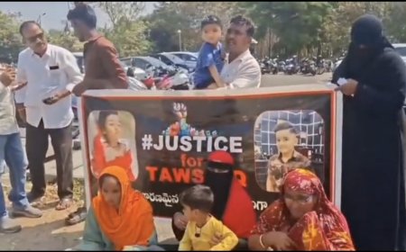 అసెంబ్లీ వద్ద తౌషిక్   తల్లిదండ్రులు నిరసన