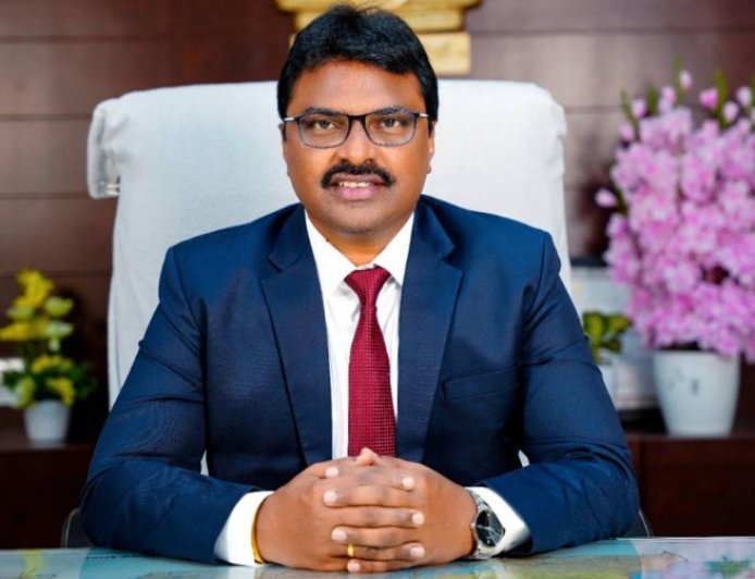 జిల్లాలో పెట్రోలు,డీజిల్ సమృద్ధిగా ఉన్నాయి - కలెక్టర్ రాజాబాబు